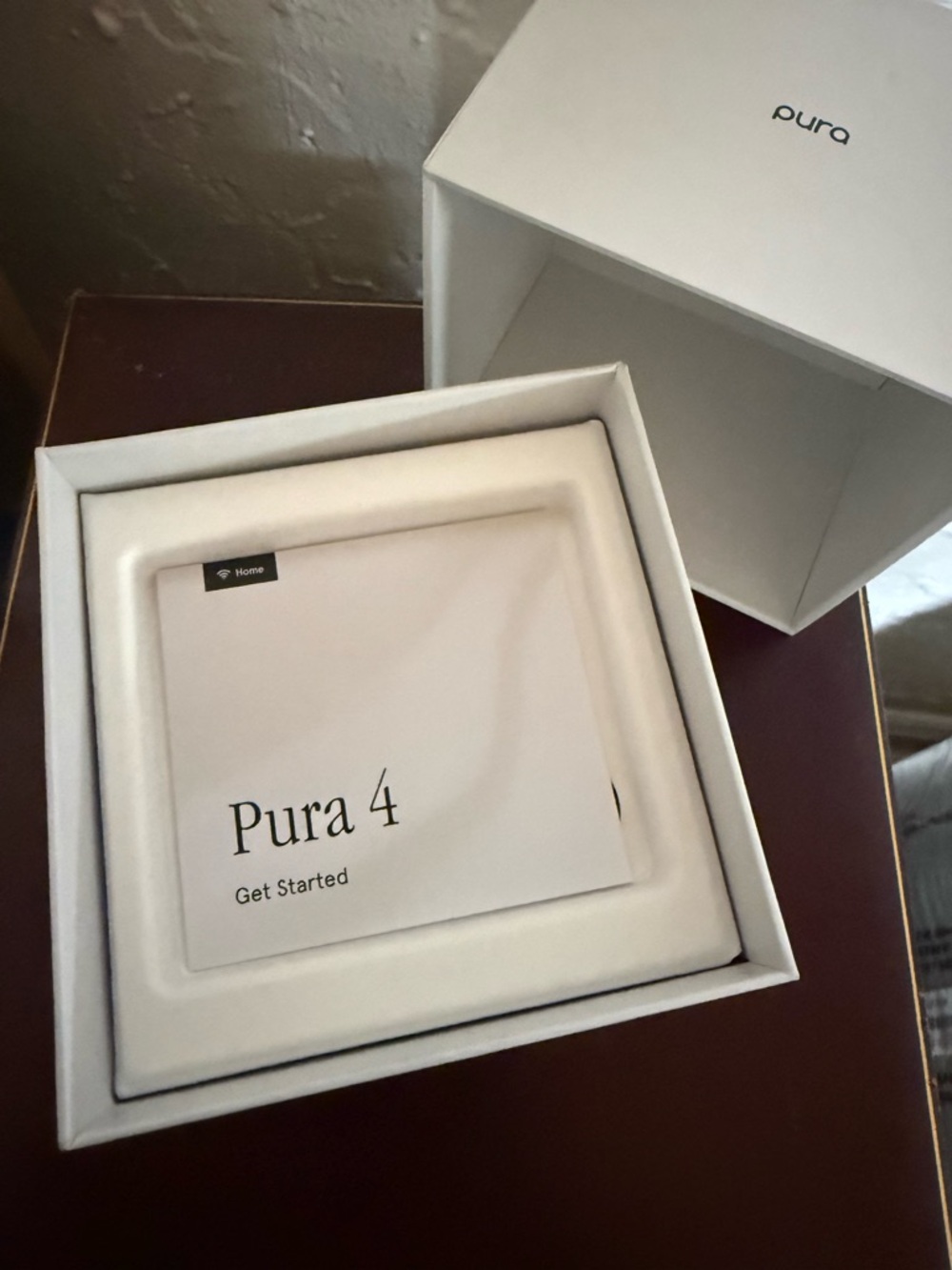 Pura 4 Smart Fragrance Diffuser - Picture 3 of 3